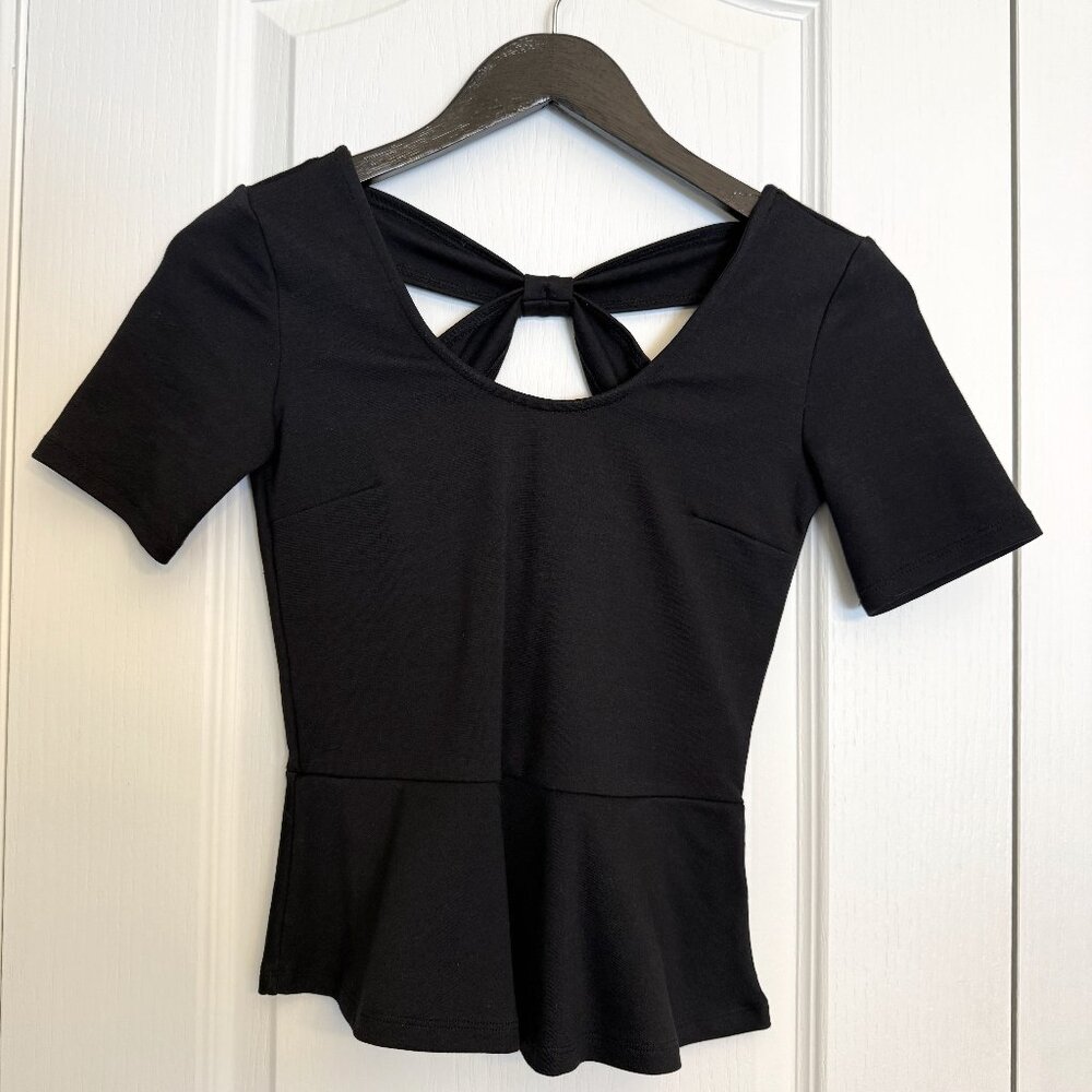 Jessica Simpson Short Sleeve Peplum Top